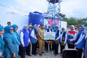 Marlina Muzakir Dampingi Ketum Seruni Salurkan Bantuan untuk Korban Bencana di Pidie Jaya