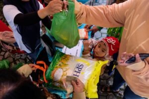 Mendagri Tito Karnavian Imbau Masyarakat Tidak Panic Buying Jelang Idulfitri, Stok Beras dan BBM Dipastikan Aman