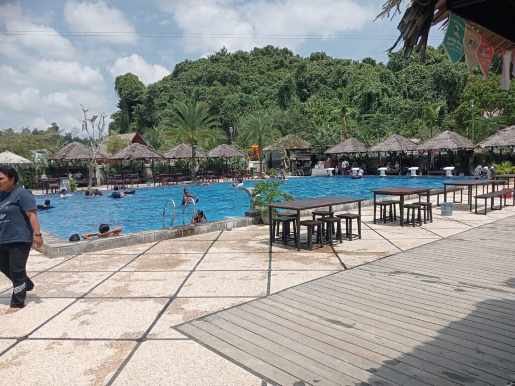 Objek Wisata Summer Camp Gunung Panjang, Tanjung Redeb, Kabupaten Berau, Kalimantan Timur